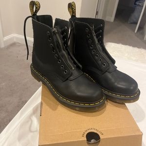 Dr martins pascal front zip